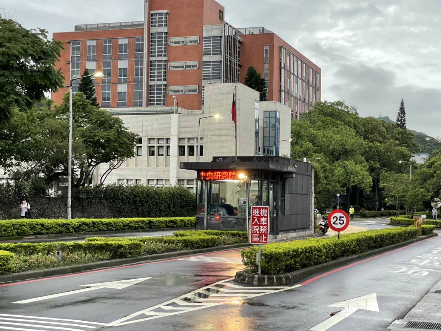 656484D8-9526-4FE9-B3A4-316FBBCE8730.jpeg 656484D8-9526-4FE9-B3A4-316FBBCE8730.jpeg